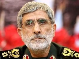 تصاویر حضور سردار قاآنی در مراسم استقبال از پیکر سردار نیلفروشان