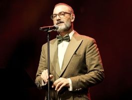 علیرضا قربانی «ایرانم» را در جنوب ایران می‌خواند